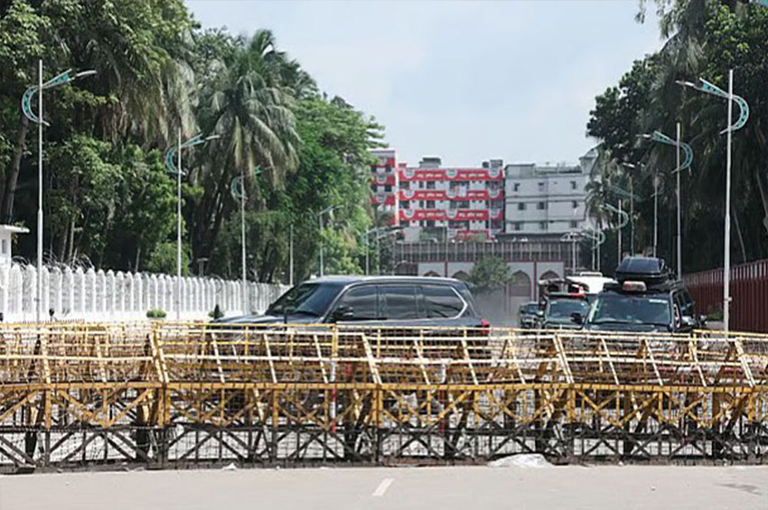 বঙ্গভবন ছাড়লেন সাবেক রাষ্ট্রপতি