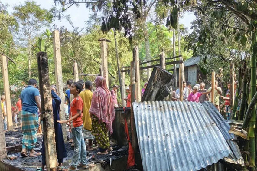 ধর্মপাশায় আগুনে পুড়ে ছাই অটোচালকের বসতঘর 