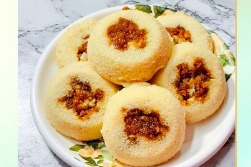 মুড়ি দিয়েই বানান নরম তুলতুলে ভাপা পিঠা