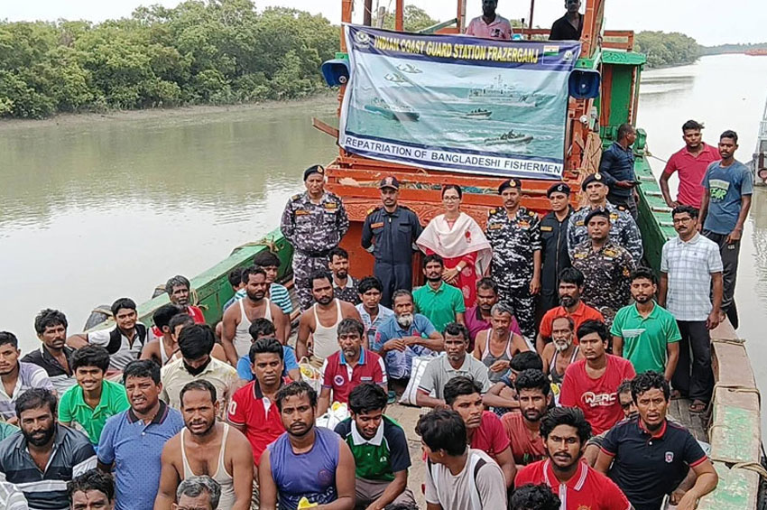 ভারতে ৫ মাস কারাভোগের পর বাংলাদেশে ফিরছেন ৯১ জেলে