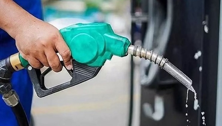 ভিড় নেই পাম্পে, চালকদের স্বস্তি