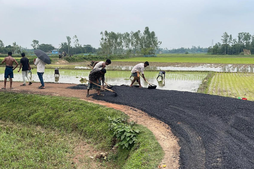 বাহুবলে কোটি টাকার সড়ক সংস্কারে অনিয়মের অভিযোগ