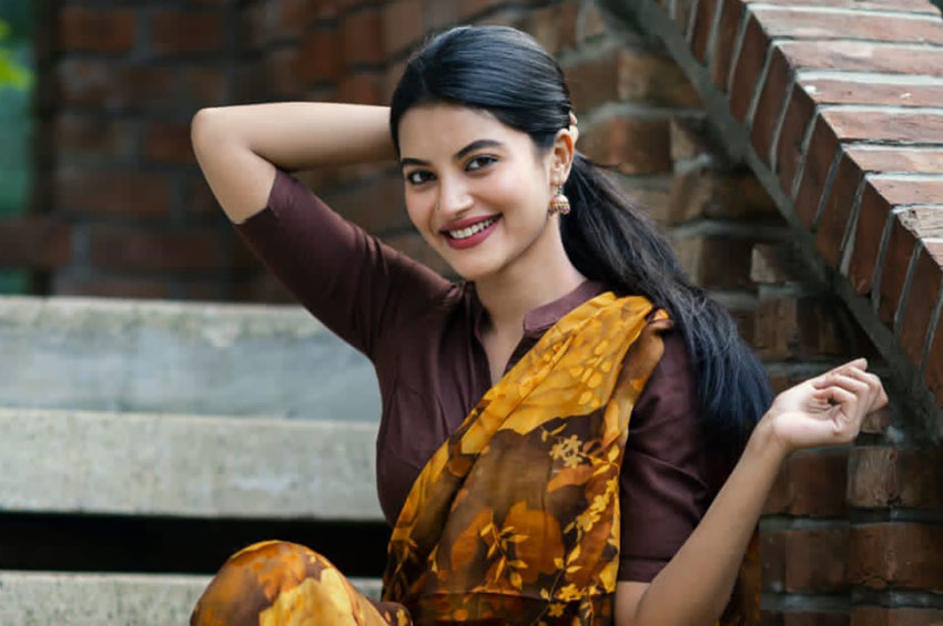 ফেসবুক ডিলিট করে দিতে চান তুষি